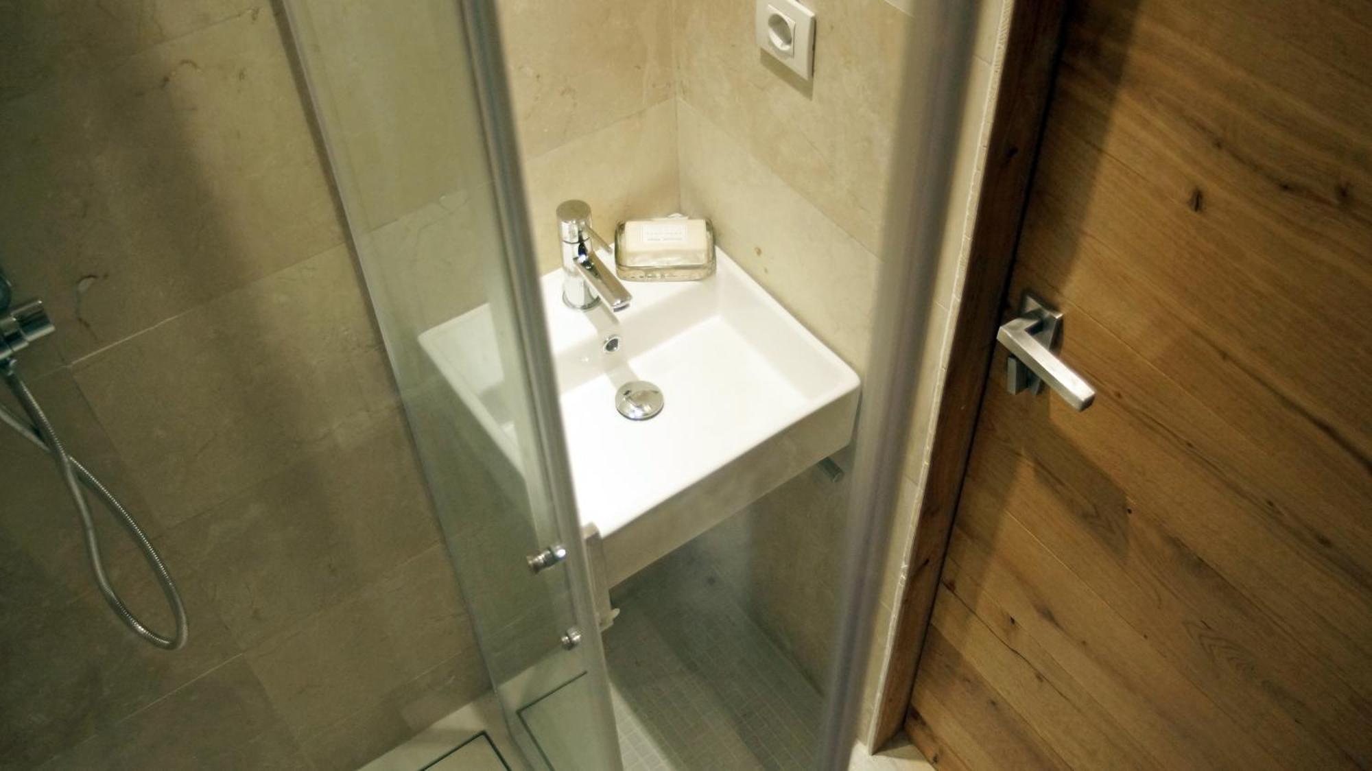 ברצלונה My Space Emirates - Fully Equipped Apartments Near The Beach With Shared Pool חדר תמונה