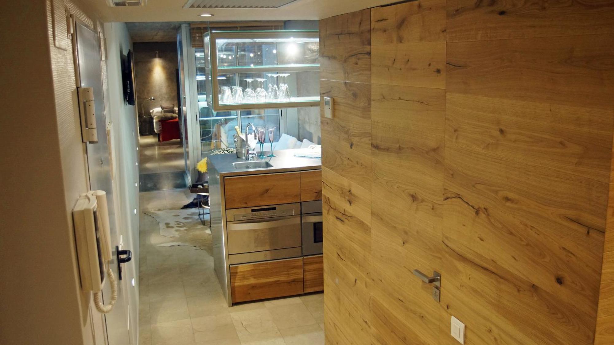 ברצלונה My Space Emirates - Fully Equipped Apartments Near The Beach With Shared Pool חדר תמונה
