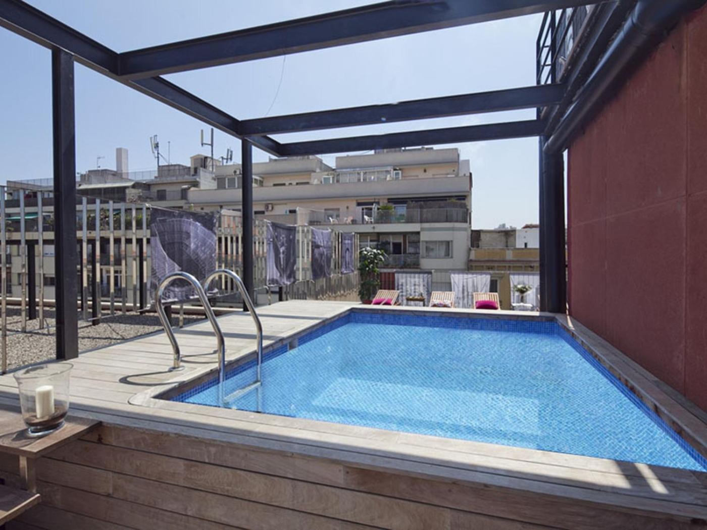 ברצלונה My Space Emirates - Fully Equipped Apartments Near The Beach With Shared Pool מראה חיצוני תמונה