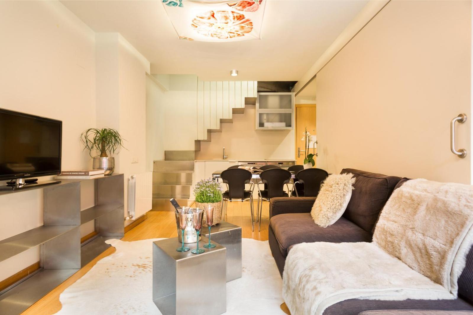 ברצלונה My Space Emirates - Fully Equipped Apartments Near The Beach With Shared Pool מראה חיצוני תמונה
